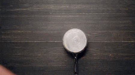 锅盖|用完的牙膏管别扔掉，放在厨房一年能省不少钱，邻居见了纷纷学！