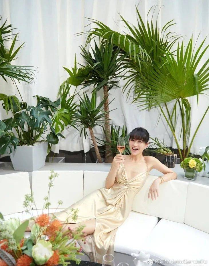 杨采钰|杨采钰，最会穿裙子人设不倒