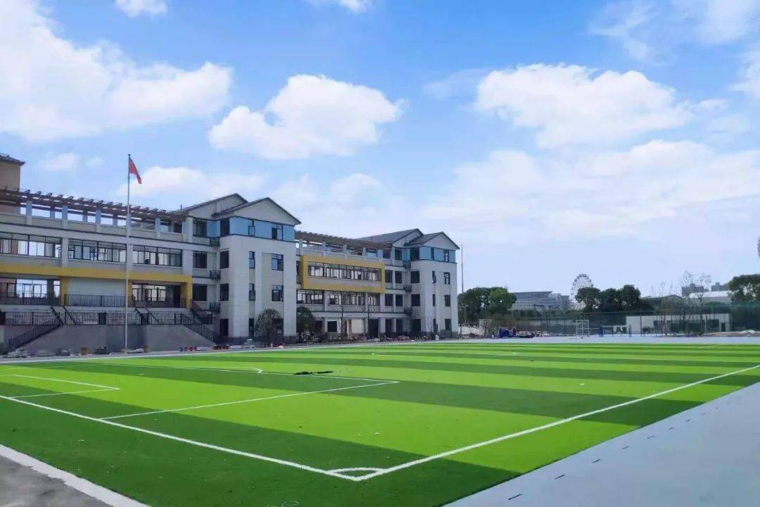 海宁市文苑小学是一所高起点规划,高标准建设,高品位办学的新建学校.