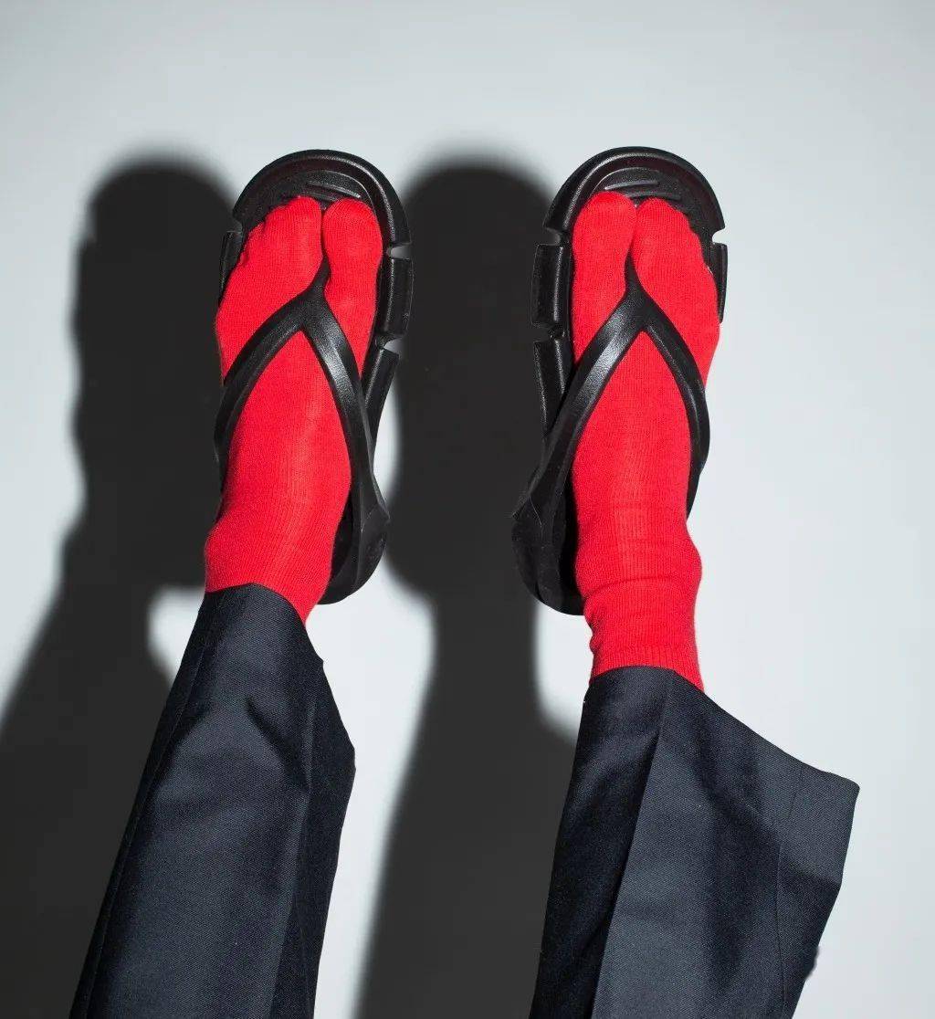 因为|穿拖鞋，爽。一直穿拖鞋，一直爽！