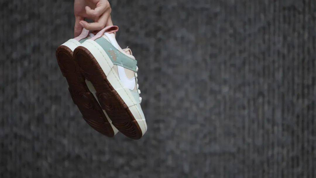 nikedunklowdisruptseaglassxh55限量发售