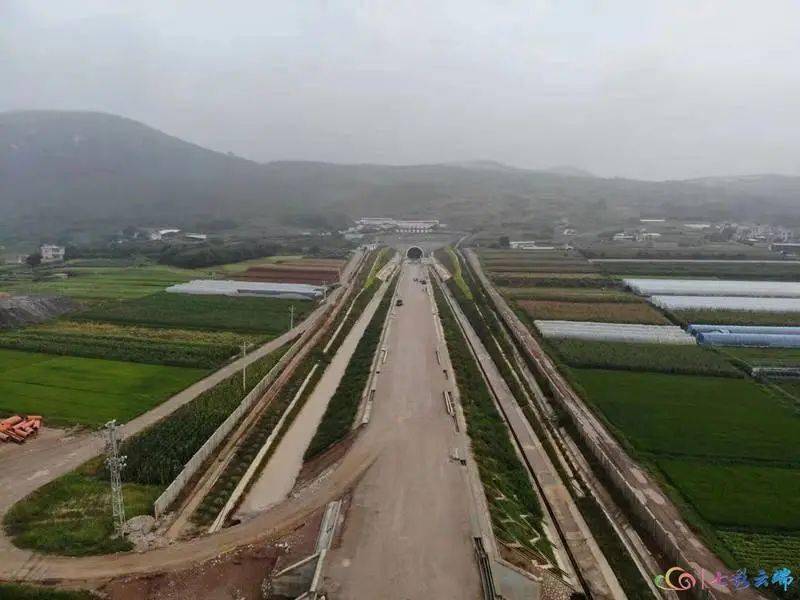 弥蒙高铁最后一座隧道大庄隧道贯通