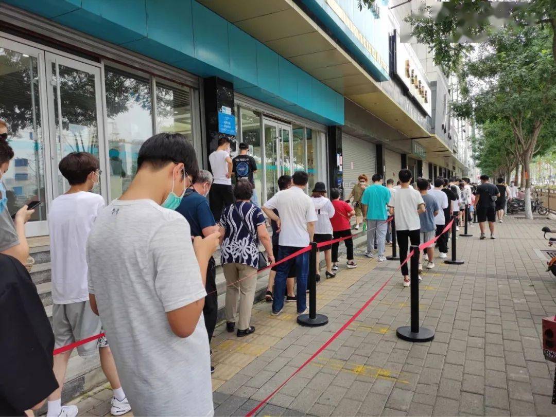 千万别白跑通州人民商场疫苗接种点贴出重要通知首针接种者需