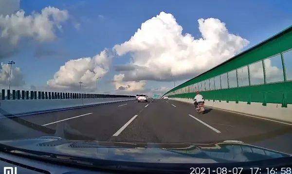 哪些电动车可以上高架 b9a643c3fbd94d378b292cde7786623f.jpeg