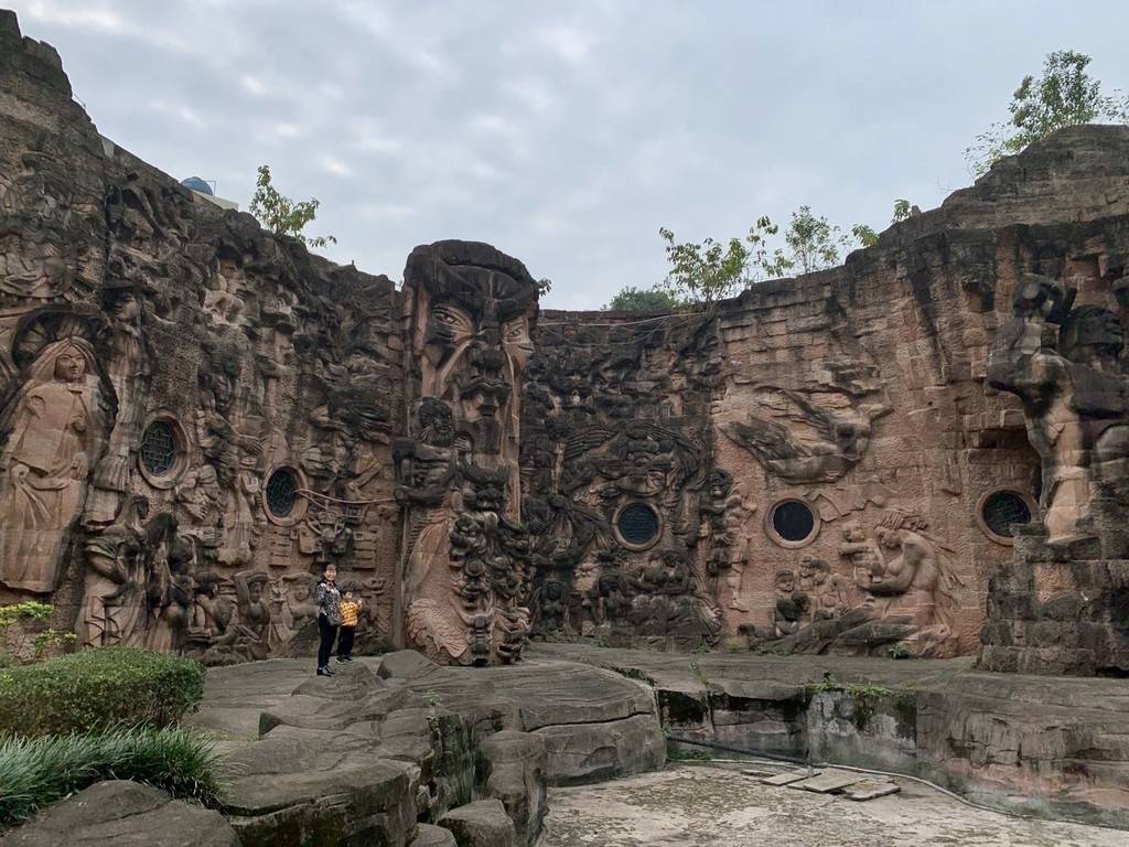 设计|何多苓朱成叶毓山参与设计 德阳这组雕塑杰作原是路基挡土墙