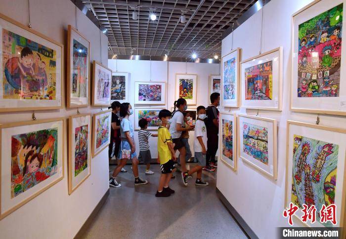 台湾|榕台中小学生书画佳作在福州展出