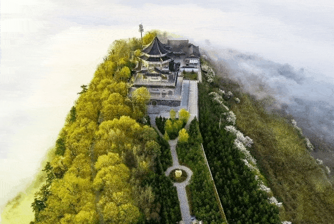 初秋伊始,更适合体验崆峒山朴实的极致