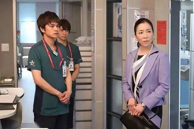 白天当|《夜间医师》：白天当“社畜”，夜班做医生是什么体验？