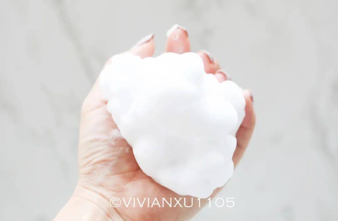 Huxley|吐槽大会 | 夏日槽点护肤彩妆集合(浮力)~