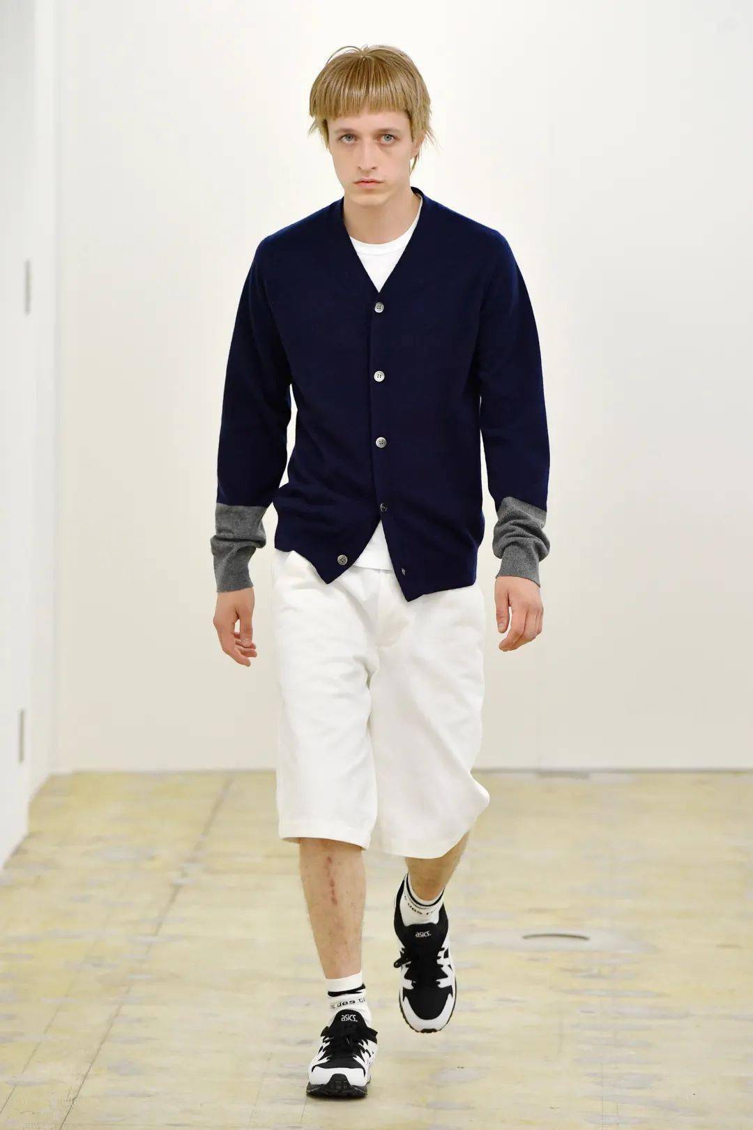 过服装设计|川久保玲：人“狠”话不多！时尚界的破坏者设计的衬衫有何不同？