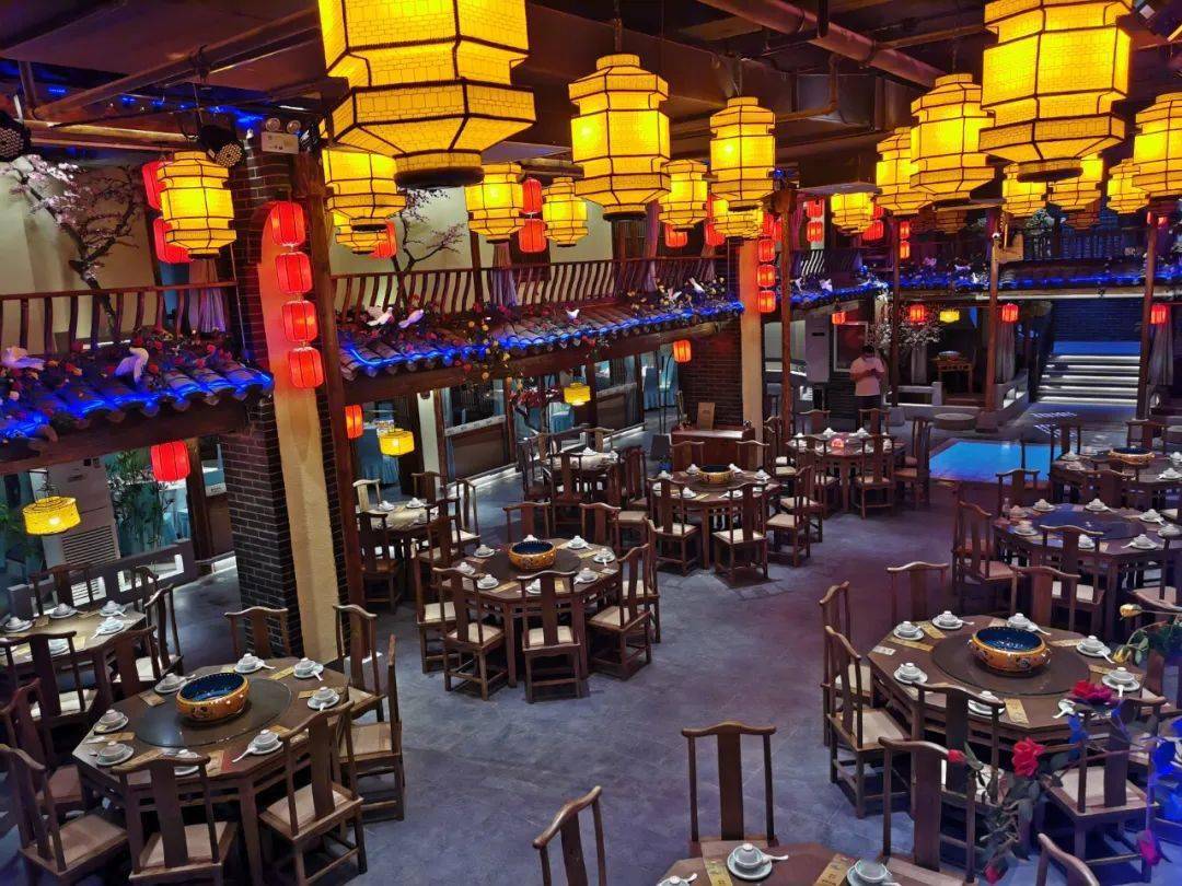 两店通用这家古风餐厅真的绝了899元抢超值套餐菊花鱼炸鲜奶驴肉焖子