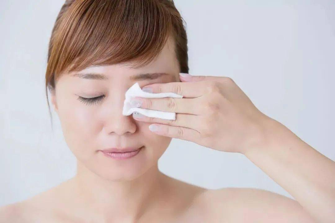 下巴|想要皮肤好~卸妆要做好，正确卸妆学起来！