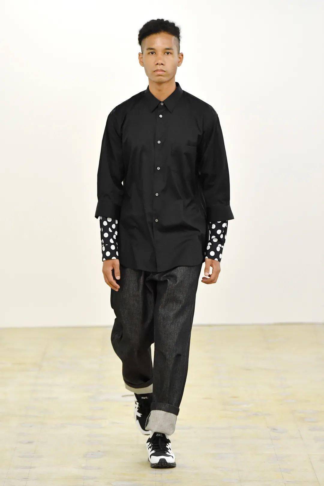 过服装设计|川久保玲：人“狠”话不多！时尚界的破坏者设计的衬衫有何不同？