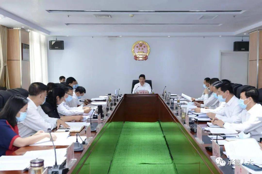 市人大常委会副主任李伟,孔庆龙,丁然,李兴臣,方志勇,齐建文,秘书长门