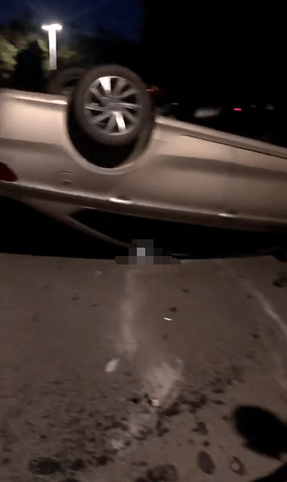 昨晚7点左右金坛南洲公园内发生一起严重车祸