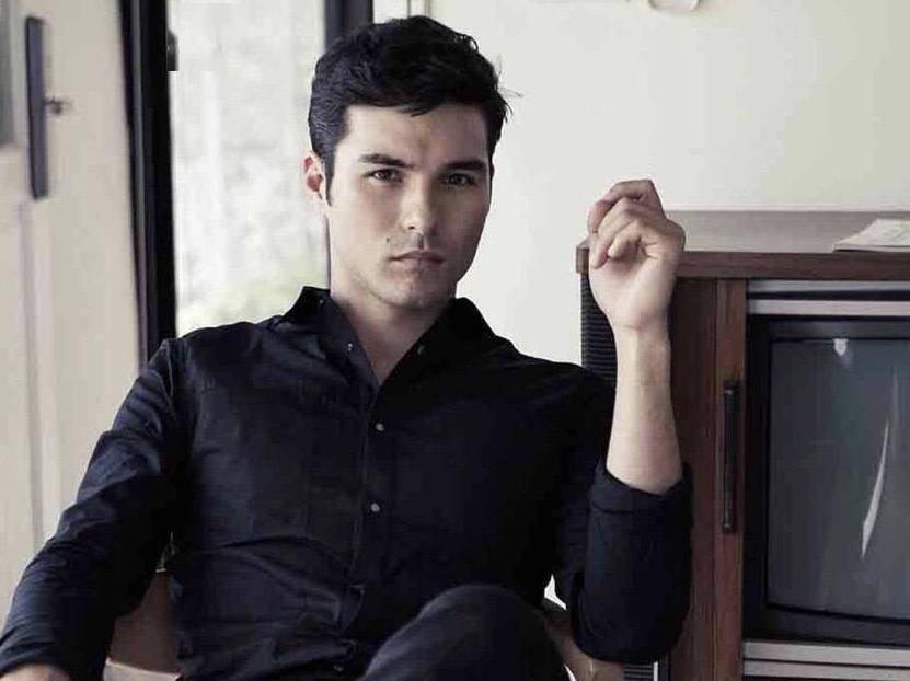 时代|痛心！台湾著名男星凤小岳妻子怀二胎9个月流产，胎儿肾脏不成形