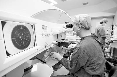 赵愈敏|全国近6亿人近视，手术摘镜就能一劳永逸吗？