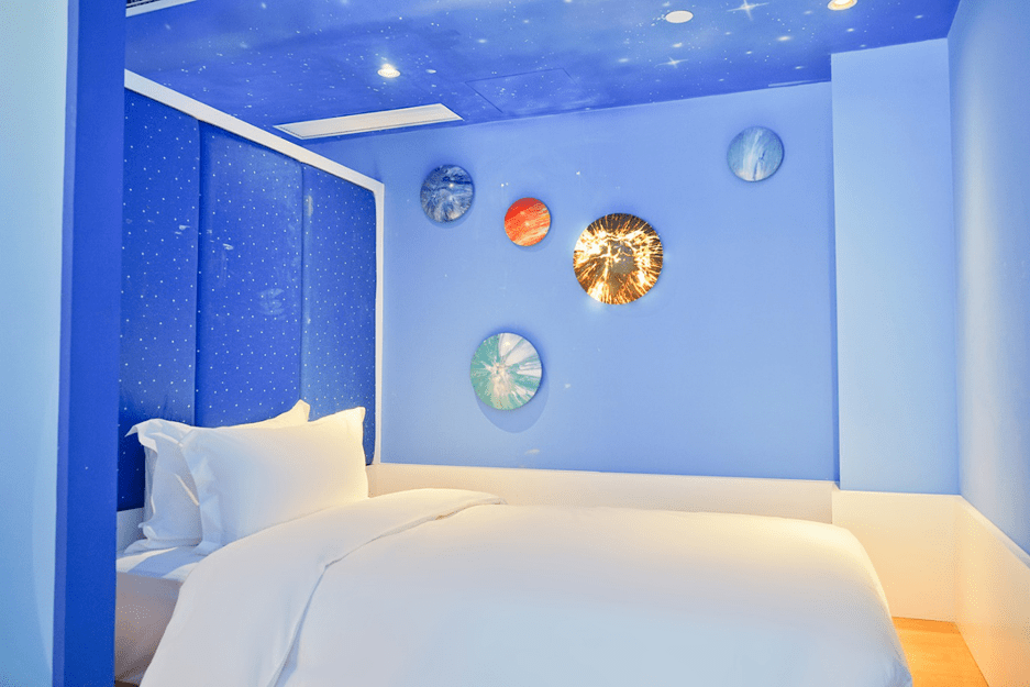 35m*2m)山景房50-80㎡▲房型介绍01滑道蜿蜒回旋,离心加速,给游客带来