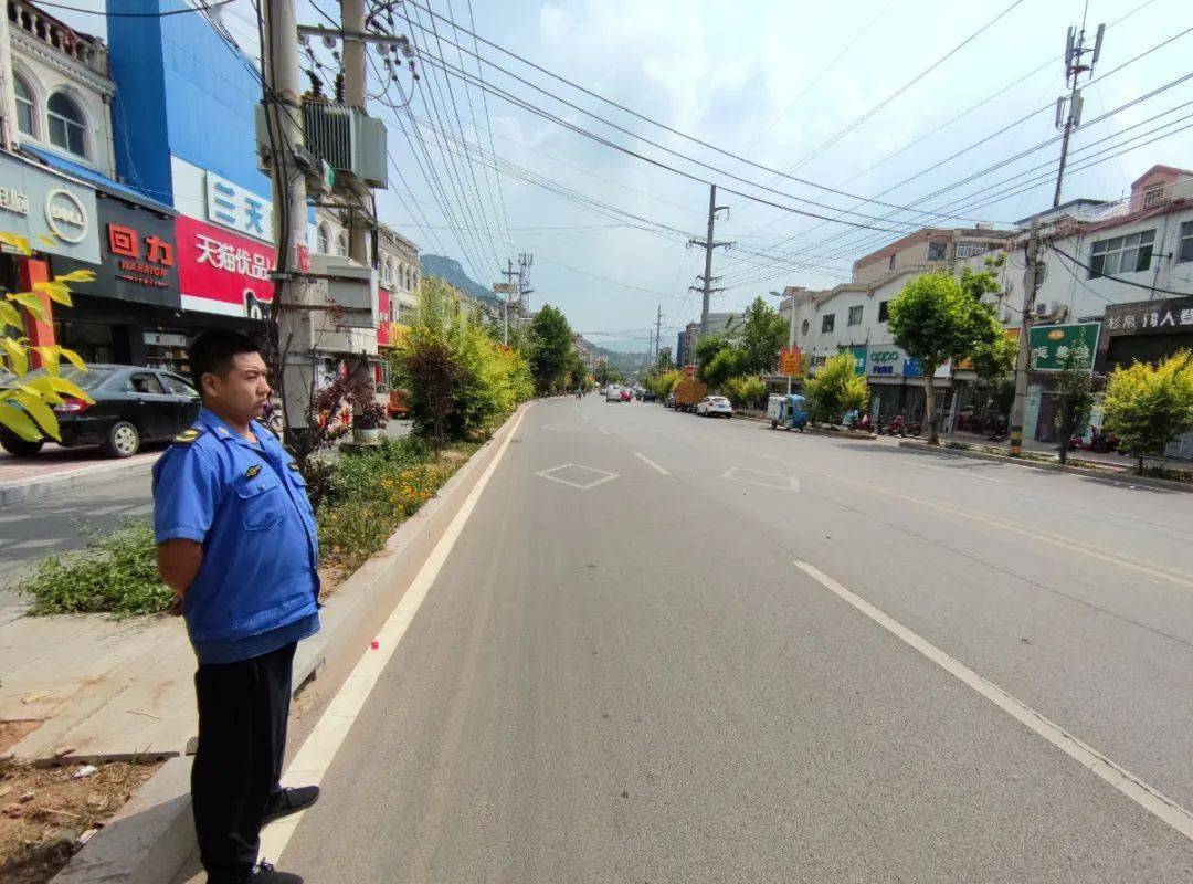 仲宫学党史办实事仲宫街道规范辖区停车秩序营造良好交通环境