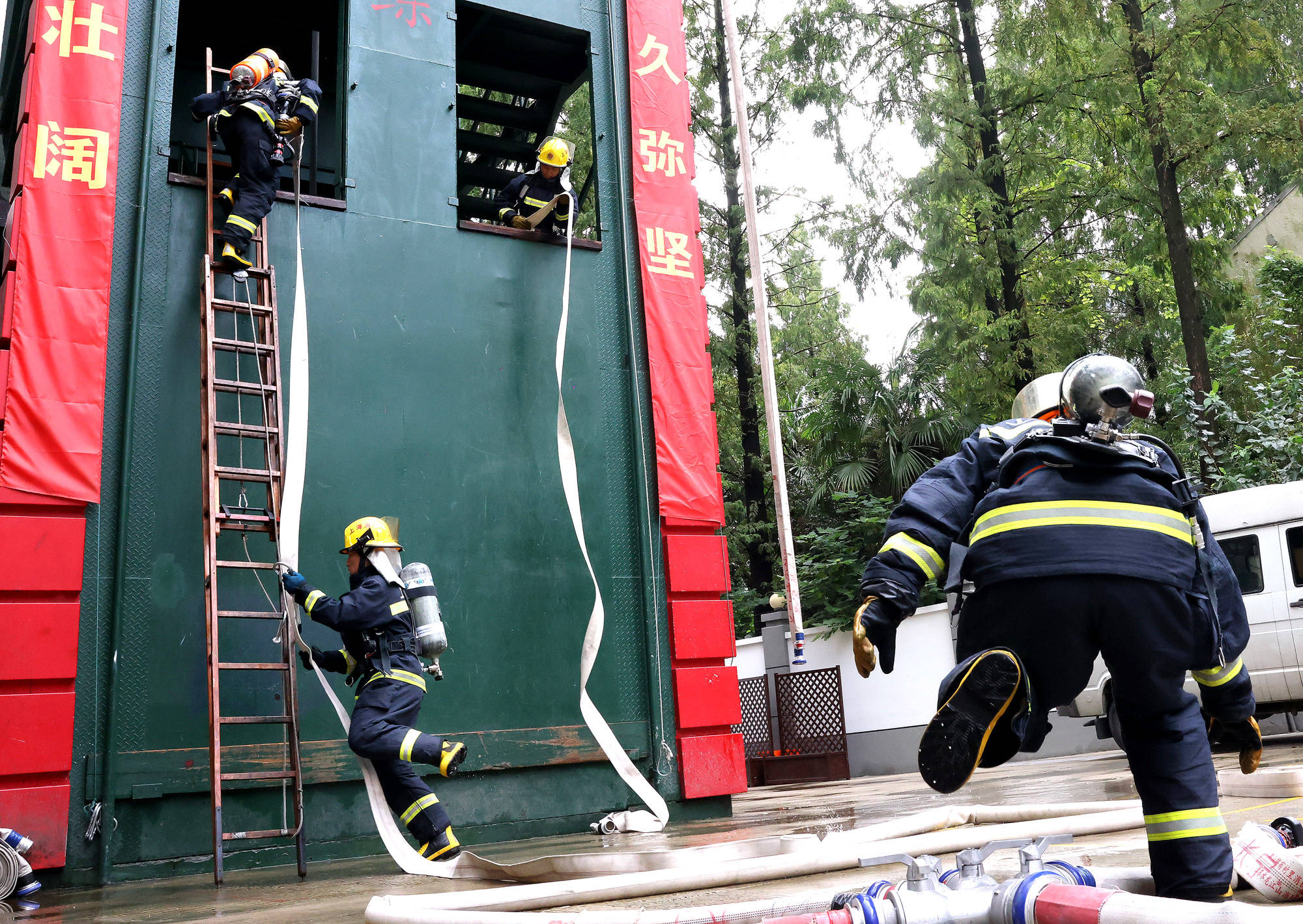 消防大练兵 筑起防火墙