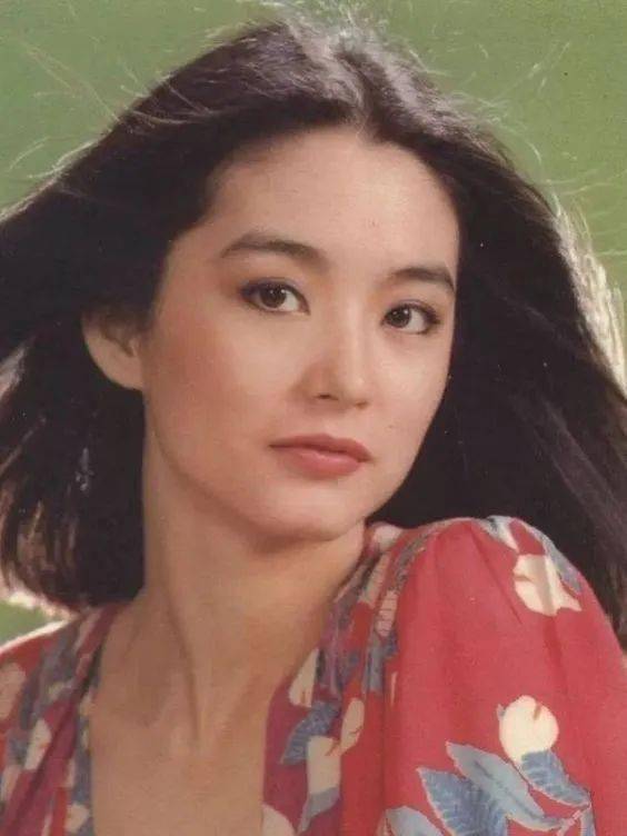西方人|复古黑发美人，秋冬强势回归