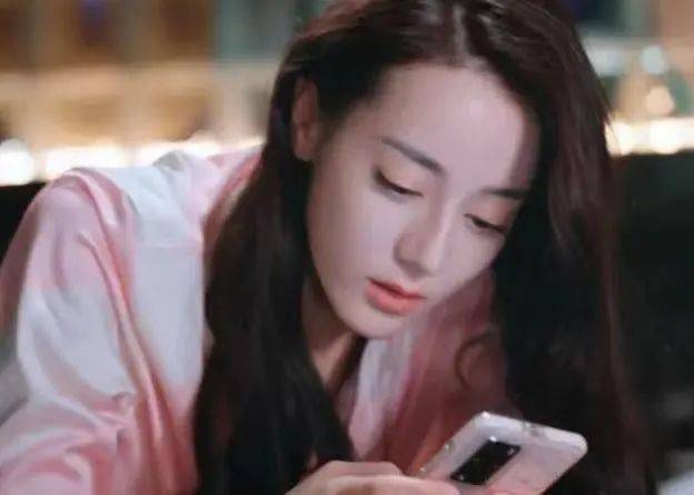 伊丽莎白·泰勒|乔晶晶于途的高甜戏,全被它抢镜了!