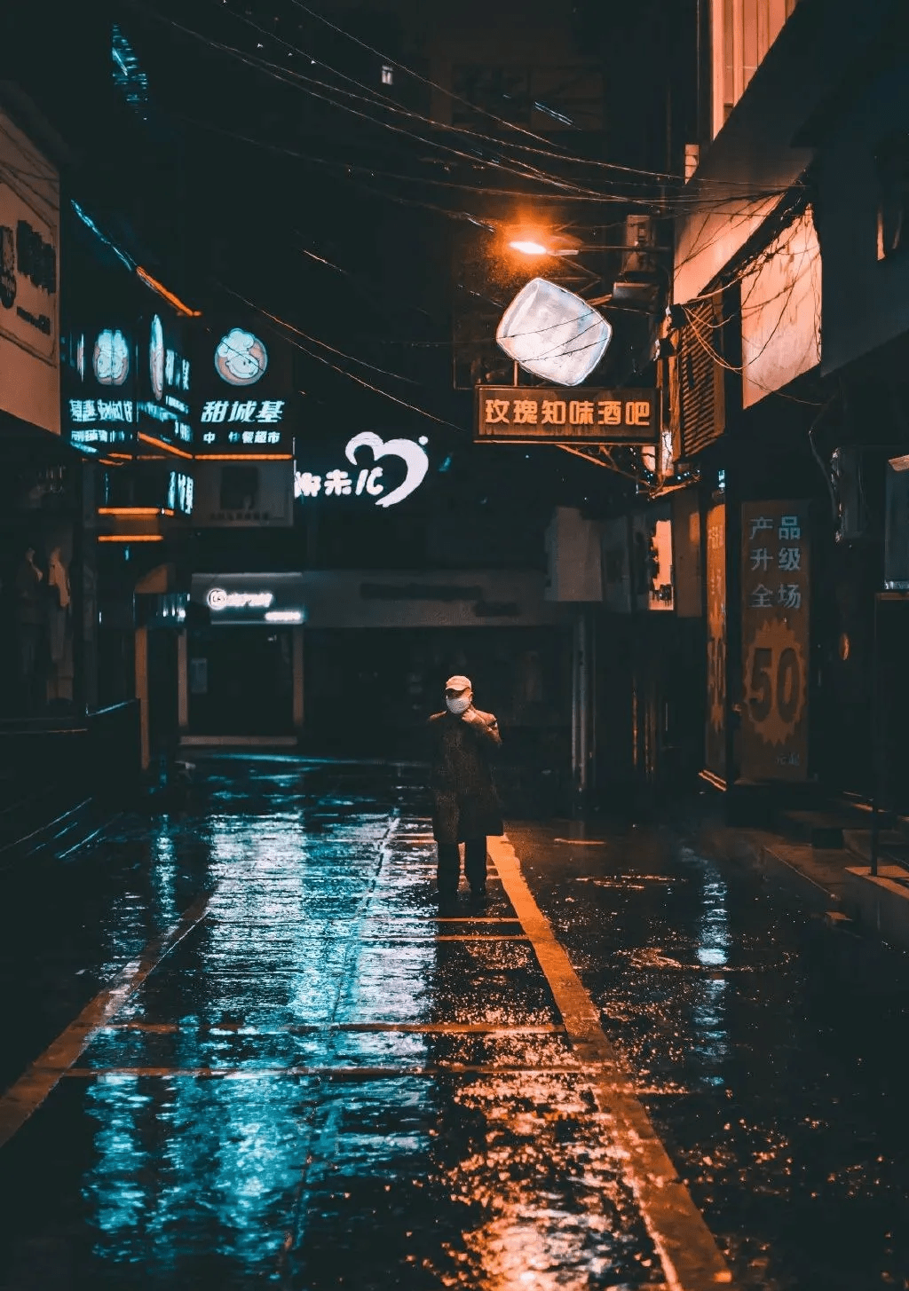 图源:陈玘风orange很多年以后,你在天津街下了公交车,鼻间盘旋着铁板