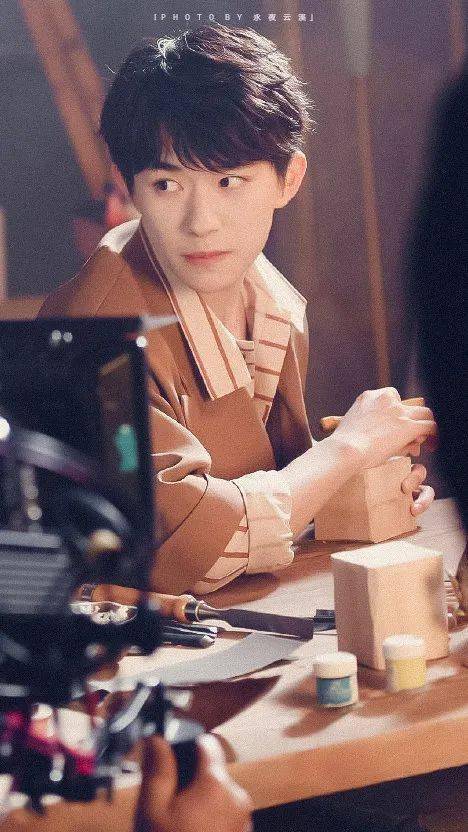 进行|易烊千玺代言烤肉?烤肉店利用其肖像宣传,却惨遭粉丝无情打假