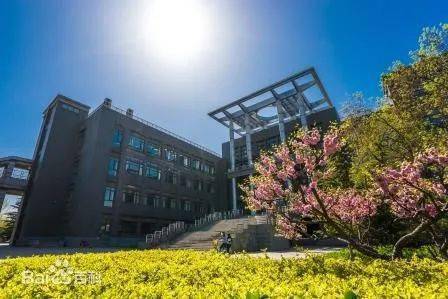 ，节假日的开放时间可以关注北京工商大学图书馆公众号，节假日会通知。