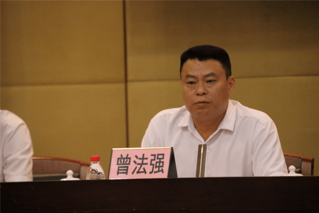 街道党工委书记曾法强就本次人大换届工作作了进一步强调,要从讲政治