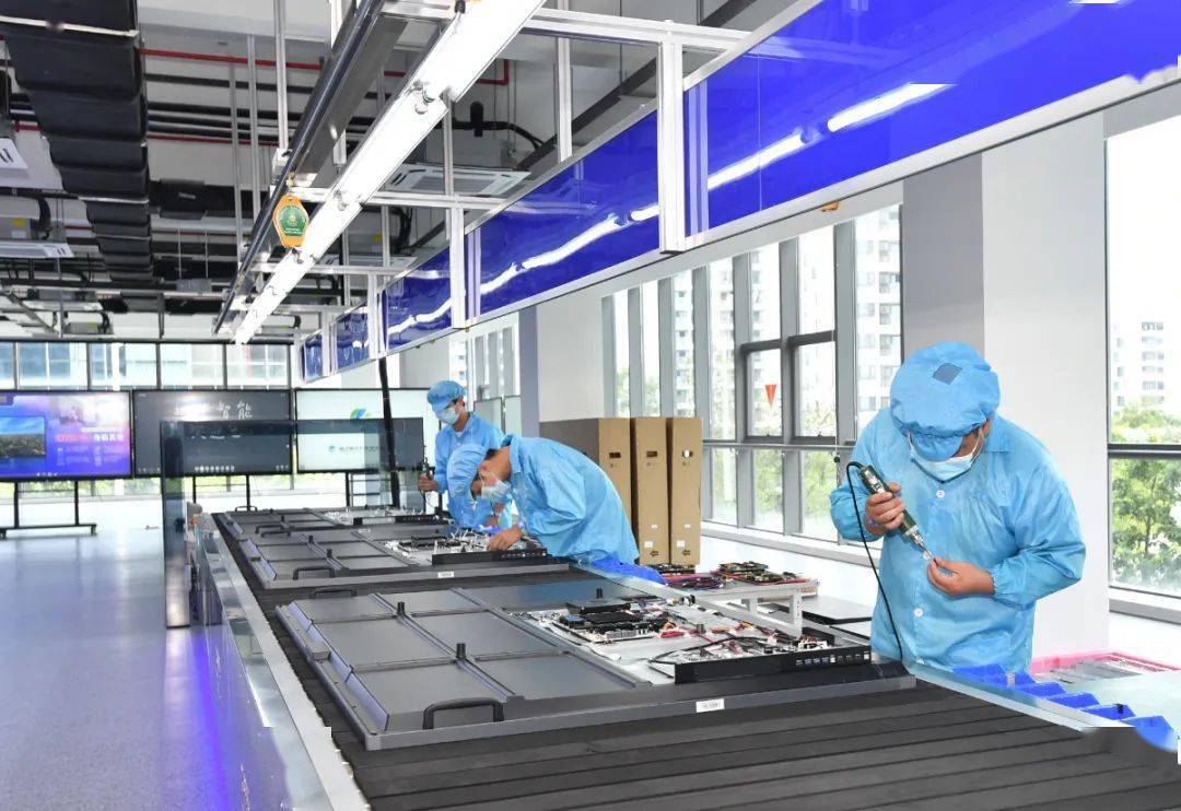 达华智能显示器装配生产线.叶义斌/摄