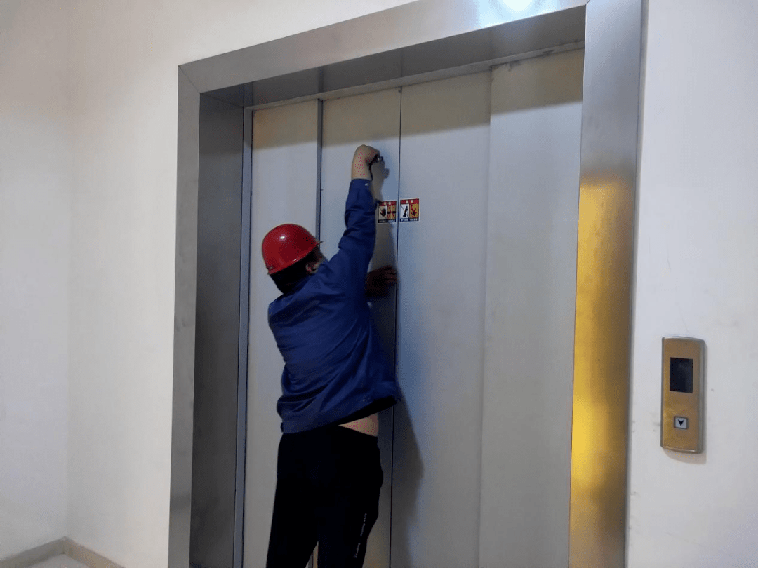 国内电梯排名前二十名_电梯故障图片(2)