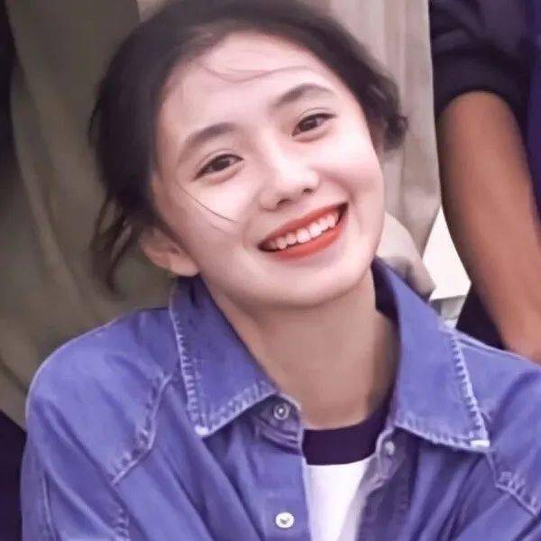 人间|女生头像 | 风月都好看，人间也浪漫