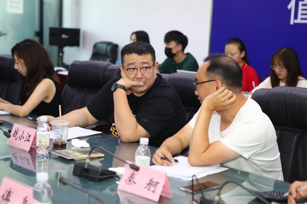 专家评审现场  华伟摄