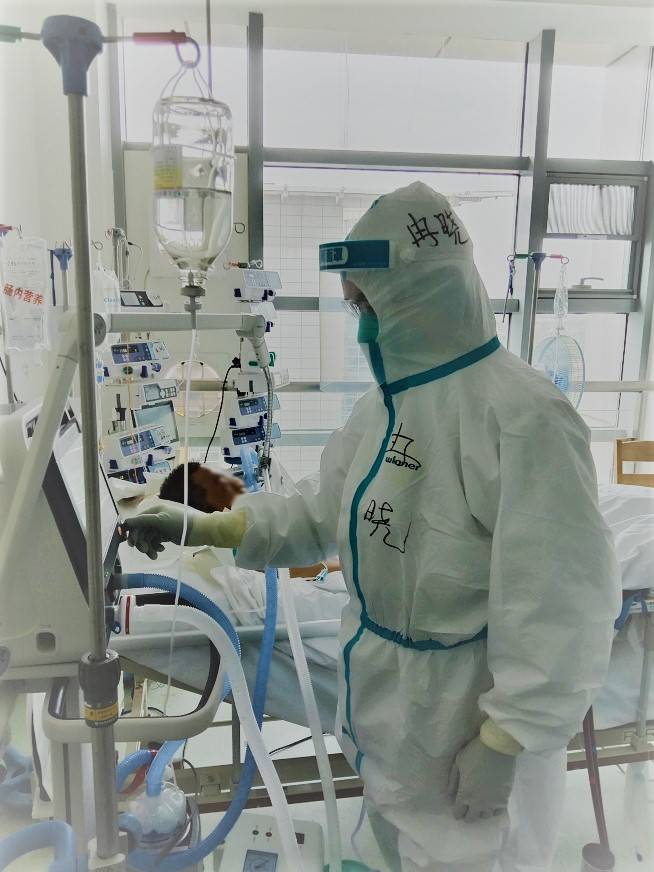 重症|重症医学科冉晓的两个医师节：抗疫场景的还原和再现