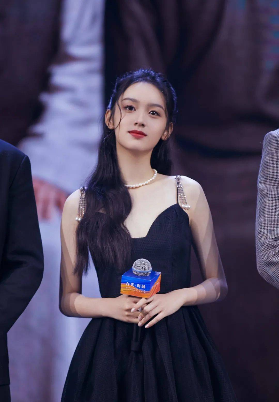 出圈|会穿的人那么多，为什么她们三个能火出圈？