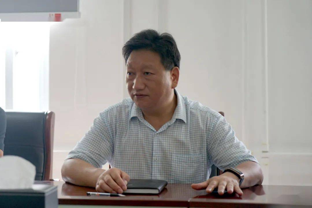 会上,党组书记孙会方通报19日晚上市区暴雨灾情情况,对近期防汛工作的