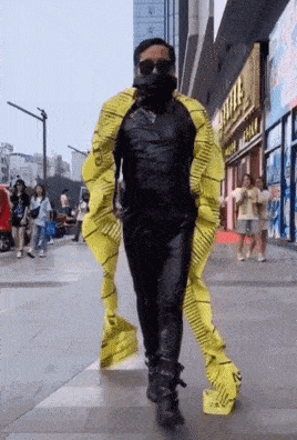 成都|运动裤球鞋配长衫，这就是潮流圣地太古里吗？梁龙看了都自愧不如