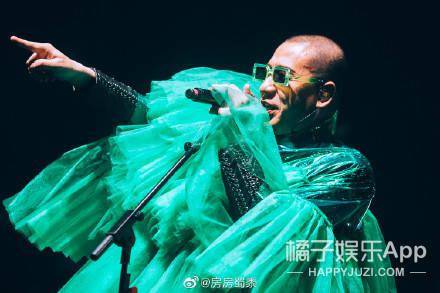 成都|运动裤球鞋配长衫，这就是潮流圣地太古里吗？梁龙看了都自愧不如