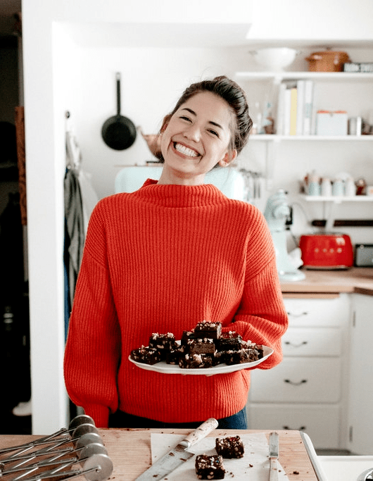 165cm中犹混血第一甜妹炸上热搜放弃千万身家嫁五代农民生娃后竟变成