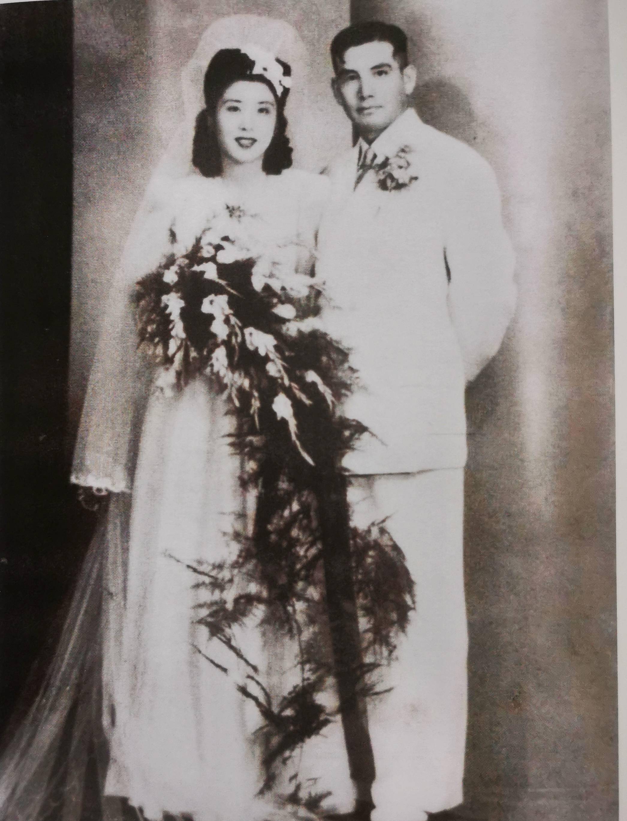 张灵甫四段婚姻原配被冷落二妻被杀三妻被休四妻守寡半生