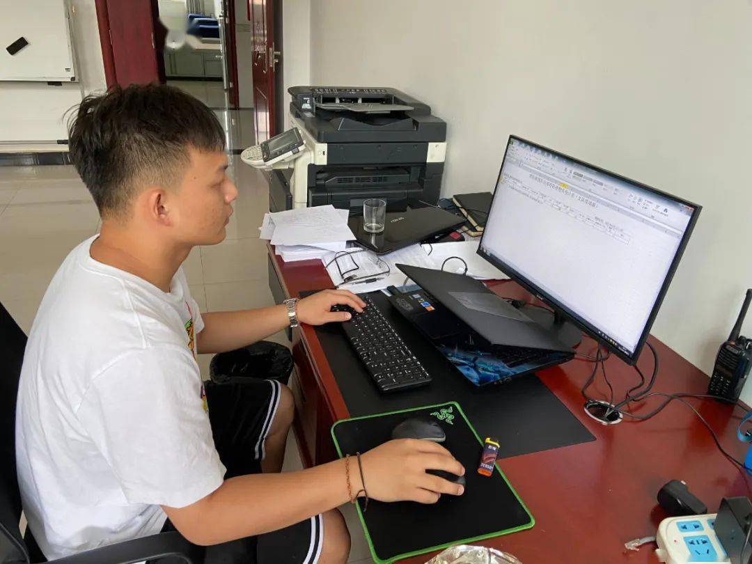 在西双版纳州消防支队景洪大队办公室文员岗短暂的实习过程中,我深深