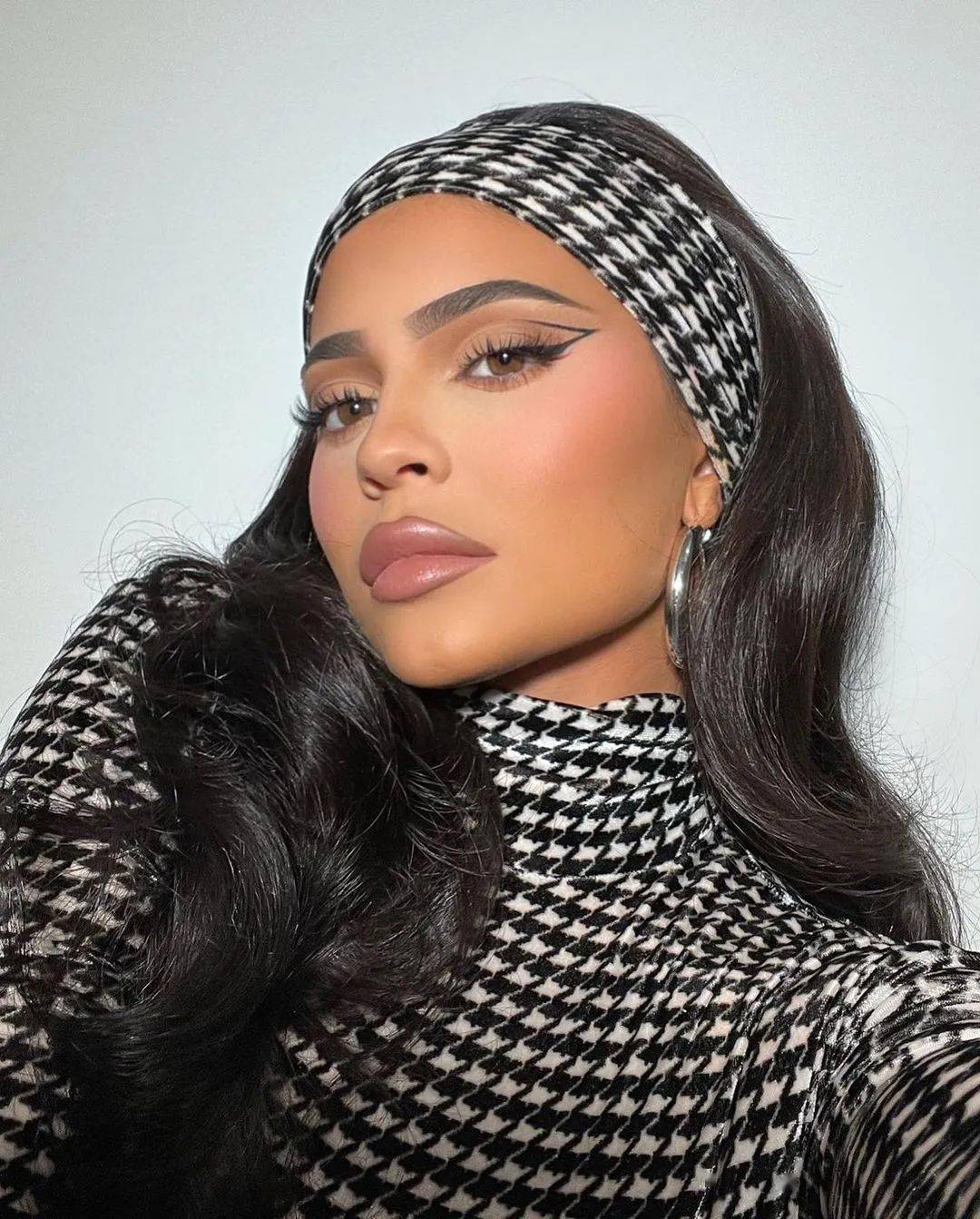 坑菇蕊秃累舜死,凯莉·詹纳!_kylie