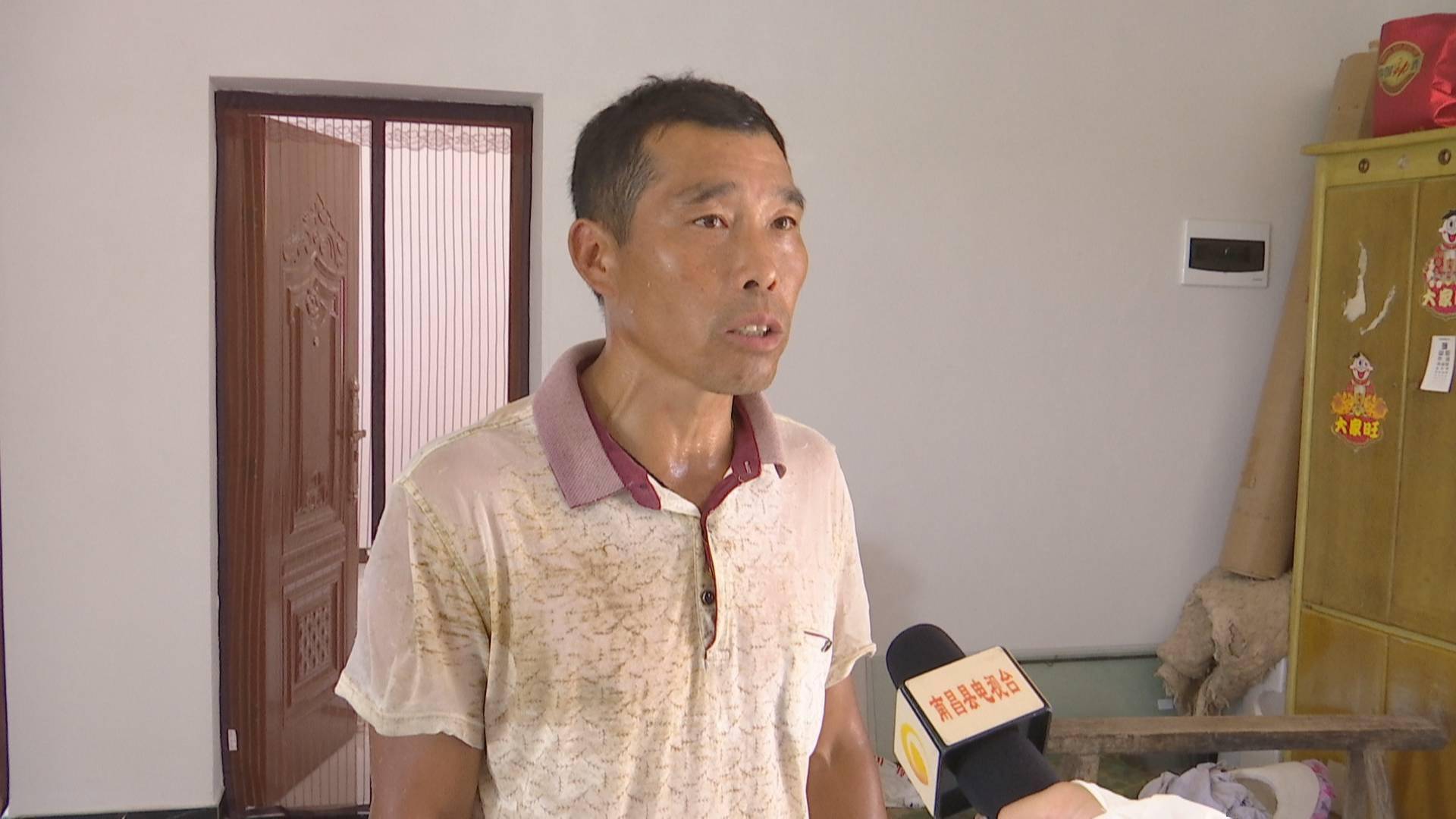 南昌县泾口乡大浦村脱贫户 樊友凤现在两个小孩正在正常读书,上大学.