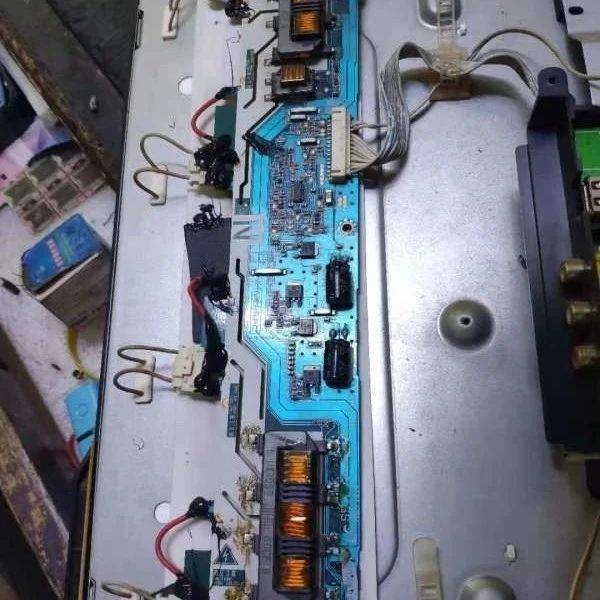 三星ssi320-4ua01代换tv3203-zc02-02a修复TCL32E10屏幕闪烁_维修