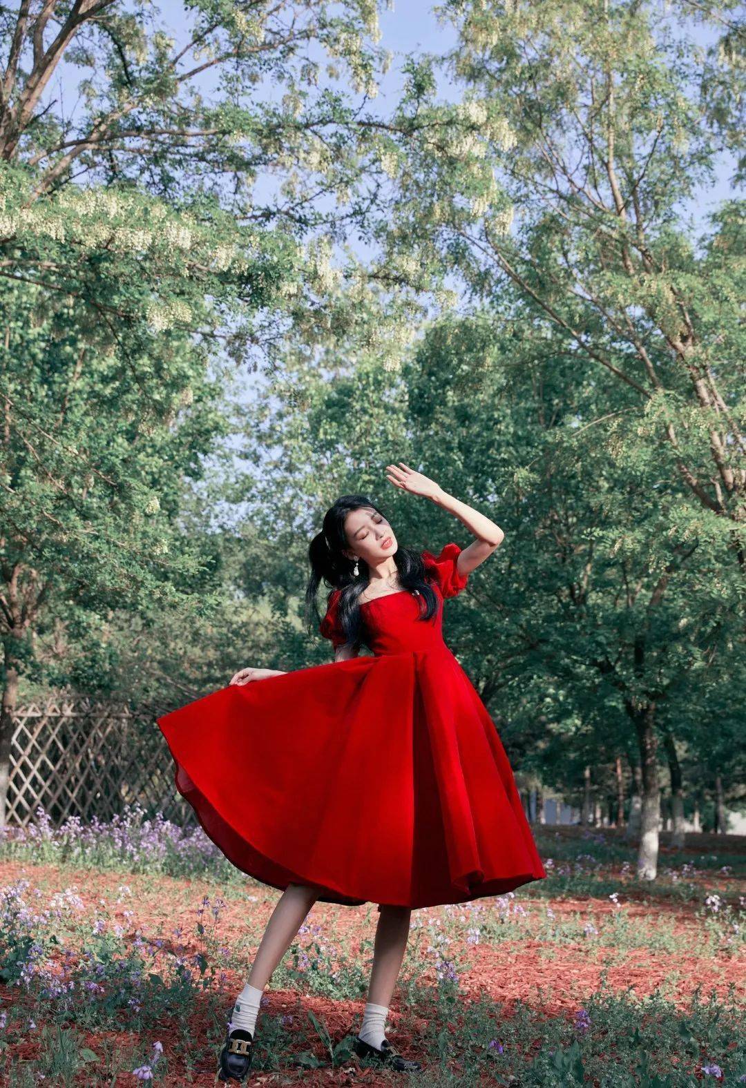 设计|一条娃娃裙，让女明星撞衫率显著提升！