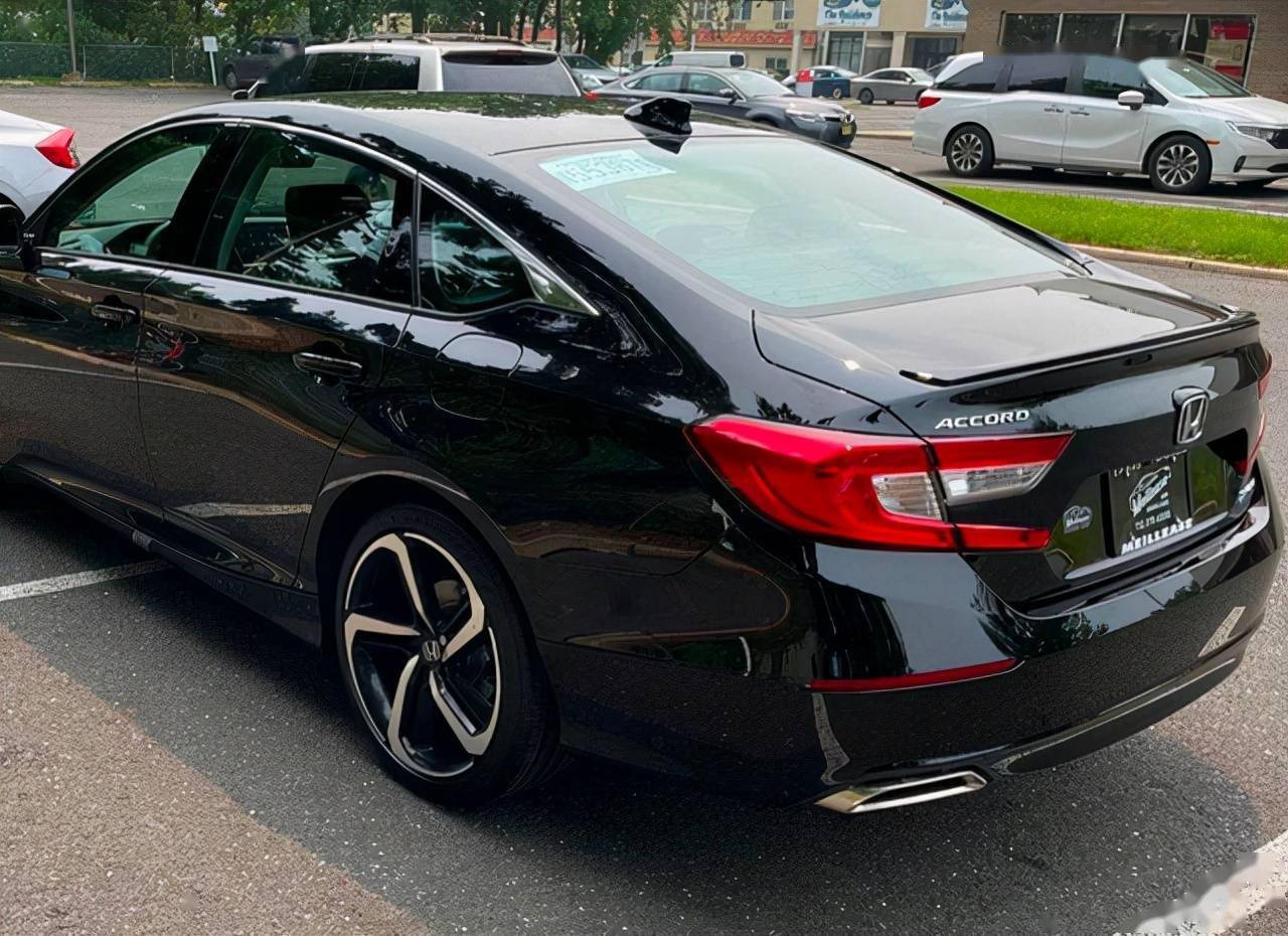 运动造型雅阁抢先看!2.0t引擎 8at,加速7秒,这次真霸气