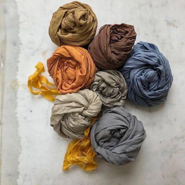 首发▎我从大自然剪下美丽的一块布罗斯的草木染