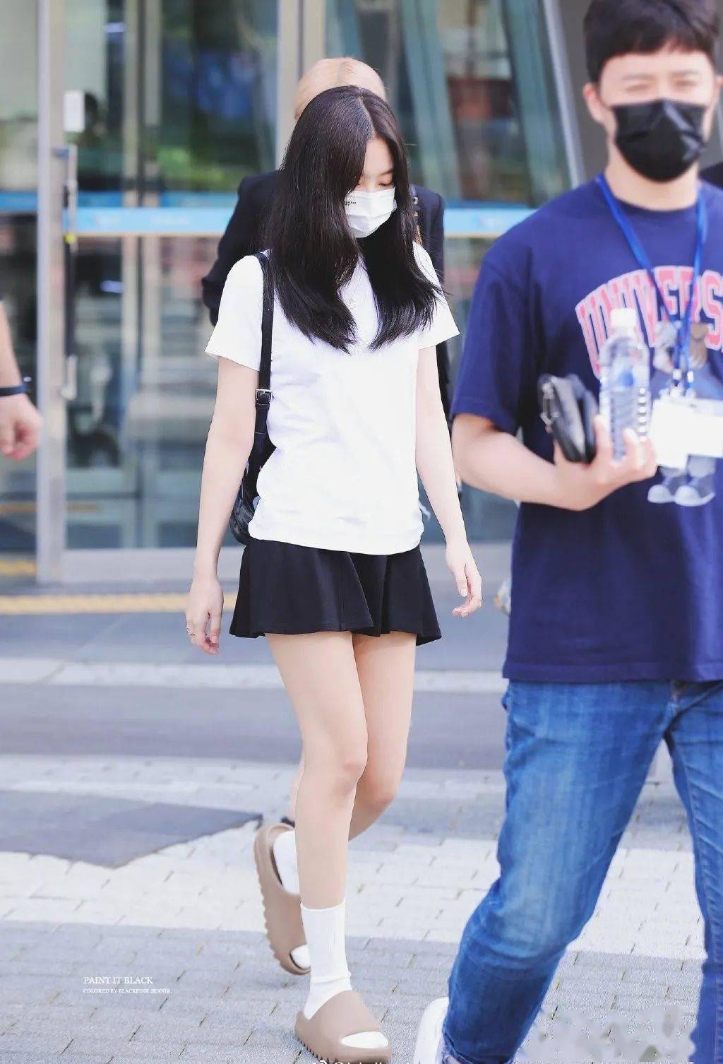 黑色|袜！这就是全身上下一秒变时髦的底色！