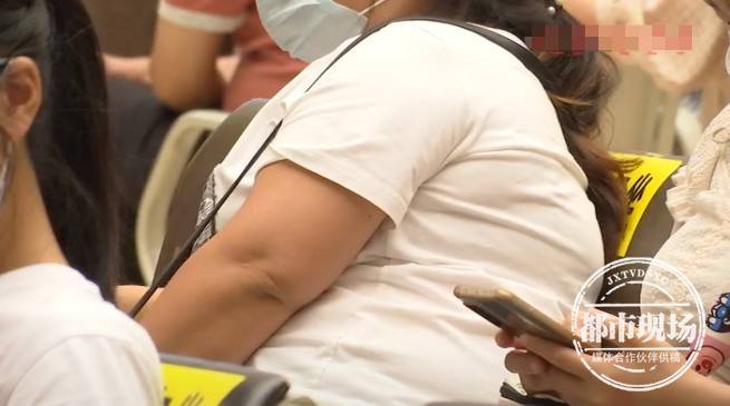 成以|20岁女孩每天只吃肉不吃碳水！3个月后，成了这样